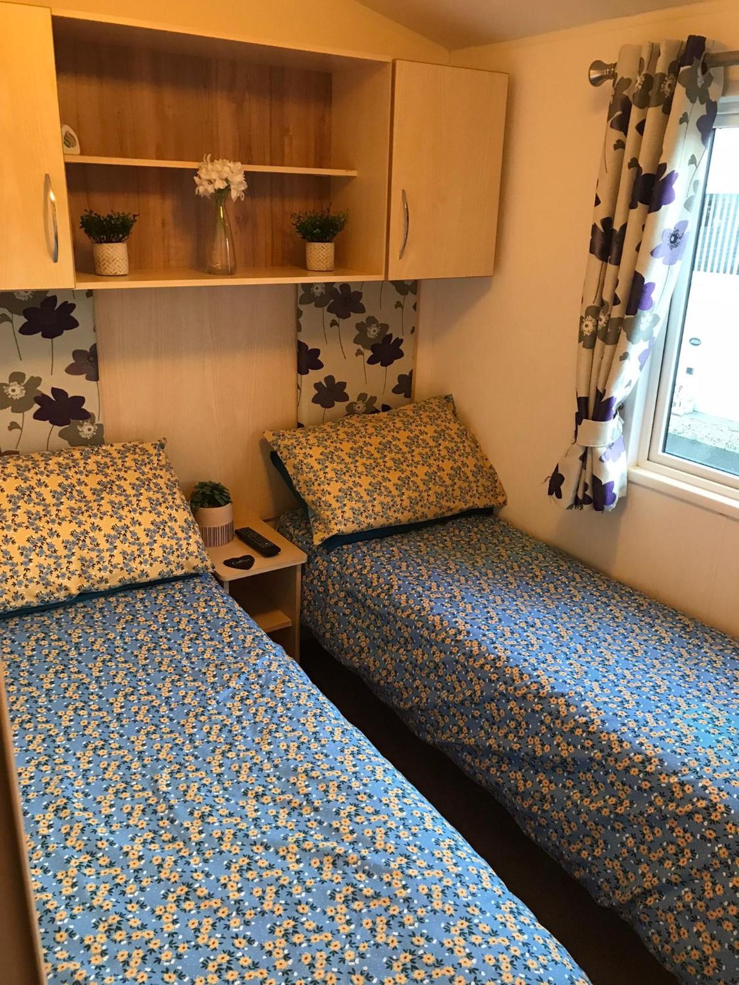 Two X 8 Berth Static Caravan On Lyons Robin Hood Rhyl North Wales Meliden Exterior foto