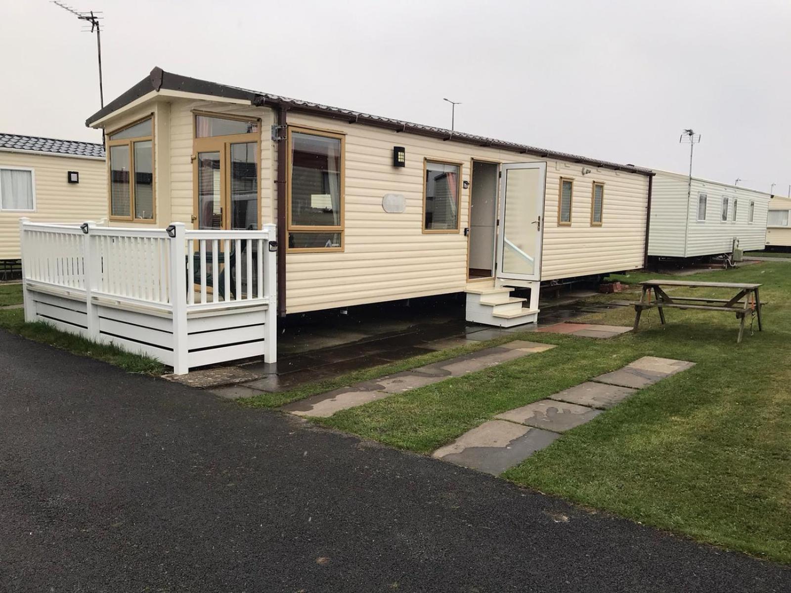 Two X 8 Berth Static Caravan On Lyons Robin Hood Rhyl North Wales Meliden Exterior foto
